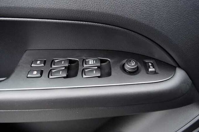 KGM Musso Grand 2.2 e-XDi Bliss 6/MT AWD *2xPDC+Cam+DAB*