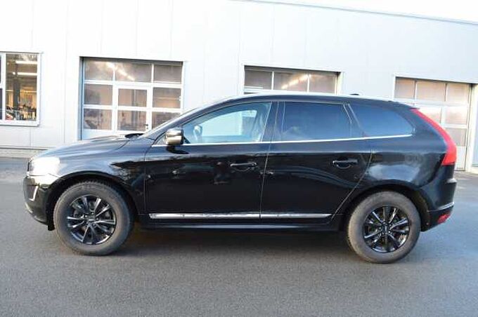 Volvo XC60 D4 Geartronic Summum *Pano+WR Alu+Leder+AHK* 