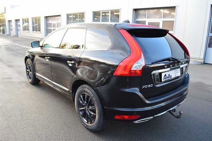 Volvo XC60 D4 Geartronic Summum *Pano+WR Alu+Leder+AHK* 