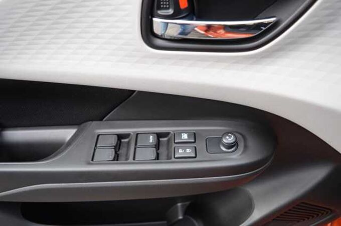 Suzuki Swift 1.2 Club Hybrid *Navi+LED+ACC*