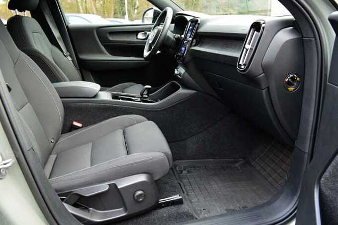 Volvo XC40 P8 AWD Recharge Twin Plus *Standh. +AHK+LED* 