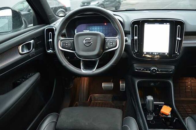 Volvo XC40 P8 AWD Recharge Twin R-Design *Pano+360+H&K* 