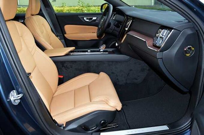 Volvo S60 B4 Plus Dark DCT *Nappa+DAB+3xPDC+Standh.+WR* 