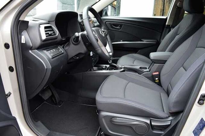 KGM Tivoli 1.5 T-GDI Essential 6/AT *Cam+PDC+DAB+SH+Navi+LDWS* 