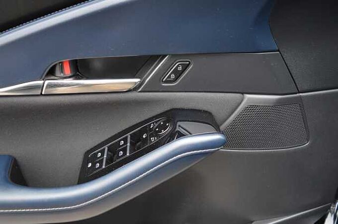 Mazda CX-30 2.0 SKYACTIV-G M-Hybrid Selection *Matrix* 