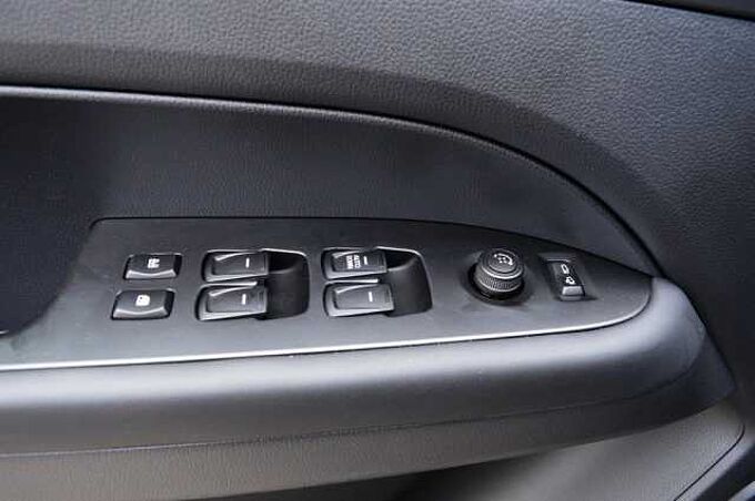 KGM Musso Grand 2.2 e-XDi Core 6/MT AWD *PDC+Cam+DAB+Navi*