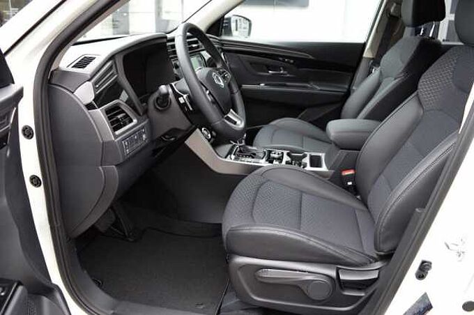 KGM Korando 1.5 T-GDI Nomad+ 6/AT AWD *Leder+LED+CAM* 