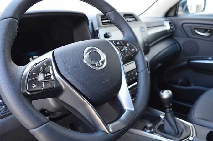 KGM Tivoli 1.5 T-GDI Nomad+ 6/MT *LED+Leder+2xPDC+Cam+SH* 