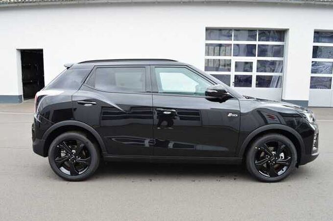 KGM Tivoli 1.5 T-GDI Nomad+ 6/AT AWD *LED+Leder+2xPDC+Cam+SH* 