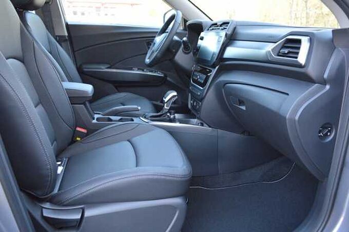 KGM Tivoli 1.5 T-GDI Nomad+ 6/AT *LED+Leder+2xPDC+Cam+SH* 