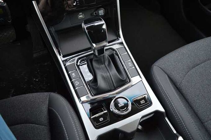 KGM Korando 1.5 T-GDI Nomad 6/AT *Cam+PDC+DAB+SH+Heizung* 