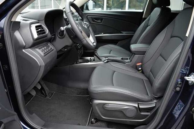 KGM Tivoli 1.5 T-GDI Nomad+ 6/MT *LED+Leder+2xPDC+Cam+SH*
