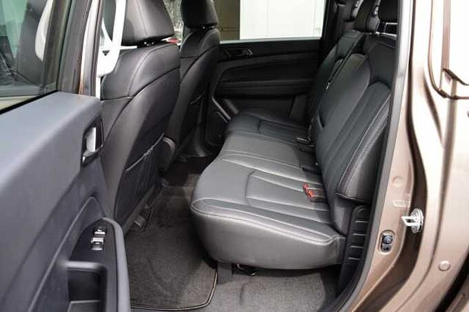 KGM Musso Grand 2.2 e-XDi Lux 6/AT 4WD *Voll+Leder*