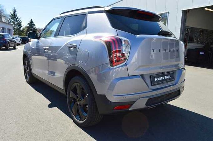 KGM Tivoli 1.5 T-GDI Nomad+ 6/MT *LED+Leder+2xPDC+Cam+SH*