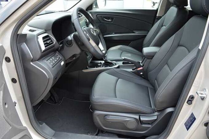 KGM Tivoli 1.5 T-GDI Nomad+ 6/AT *LED+Leder+2xPDC+Cam+SH*