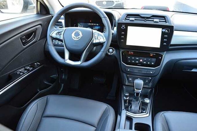 KGM Tivoli 1.5 T-GDI Nomad+ 6/AT AWD *LED+Leder+2xPDC+Cam+SH*