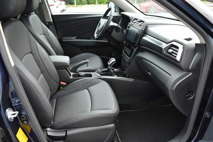 KGM Tivoli 1.5 T-GDI Nomad+ 6/AT *LED+Leder+2xPDC+Cam+SH*