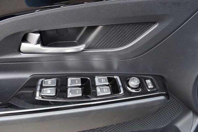 KGM Korando 1.5 T-GDI Nomad+ 6/AT AWD *Leder+LED+CAM* 