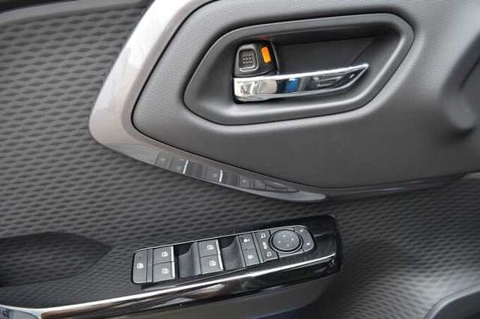 Suzuki e VITARA Allgrip-e Comfort+ *Voll+360+Pano*