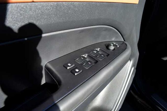KGM Musso Grand 2.2 e-XDi Lux 6/AT 4WD *Voll+SD+20*