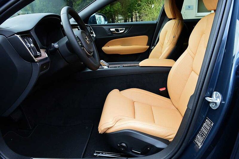 Volvo V60 Cross Country B4 AWD Plus *8 Pakete! * B4 AWD Plus *8 Pakete! *