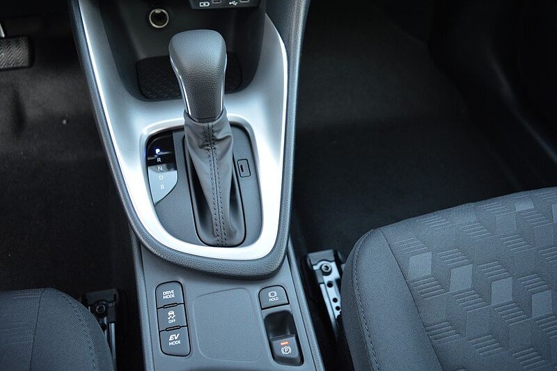 Mazda 2 Hybrid 1.5 VVT-i CVT Centre-Line *SH+Cam+DAB*