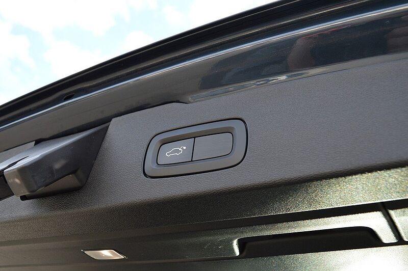 Volvo V60 D3 Geartronic Inscription *AHK+SH+LED+Leder*