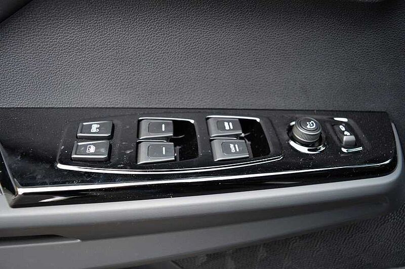 KGM Torres 1.5 T-Gdi Nomad 6/AT AWD *Leder+LED+ACC+SH*