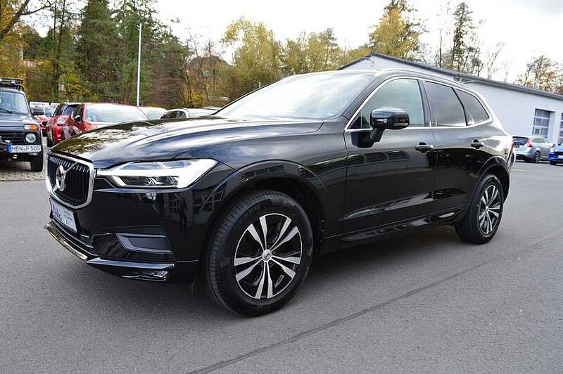 Volvo XC60 B5 AWD Geartronic Momentum Pro *LED+WR+AHK*