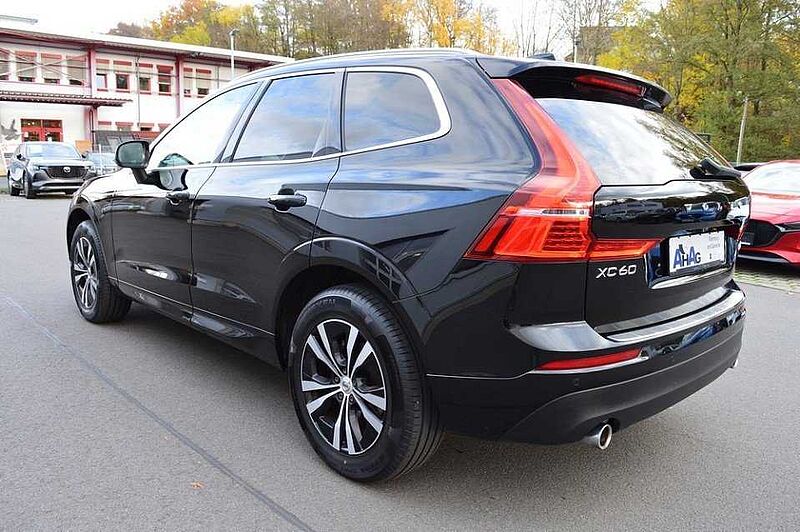 Volvo XC60 B5 AWD Geartronic Momentum Pro *LED+WR+AHK*