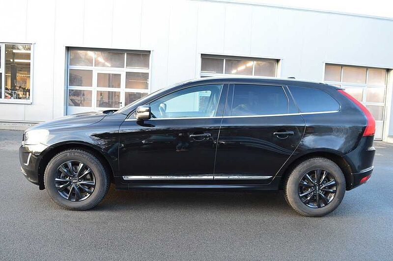 Volvo XC60 D4 Geartronic Summum *Pano+WR Alu+Leder+AHK*