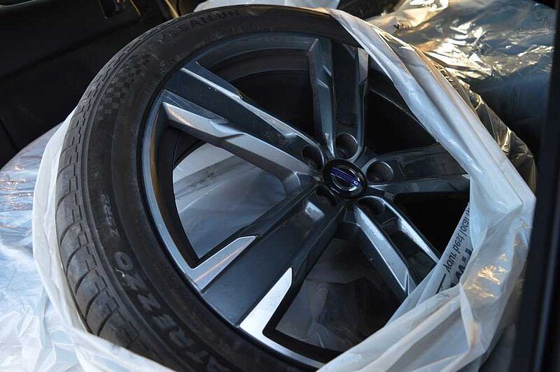 Volvo XC60 D4 Geartronic Summum *Pano+WR Alu+Leder+AHK*