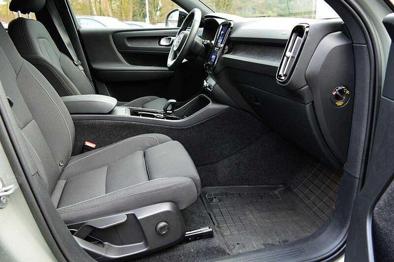 Volvo XC40 P8 AWD Recharge Twin Plus *Standh. +AHK+LED*