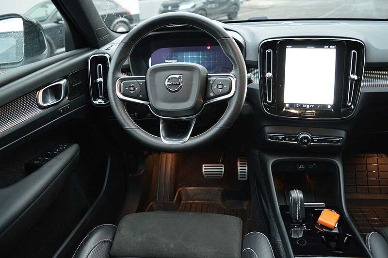 Volvo XC40 P8 AWD Recharge Twin R-Design *Pano+360+H&K*