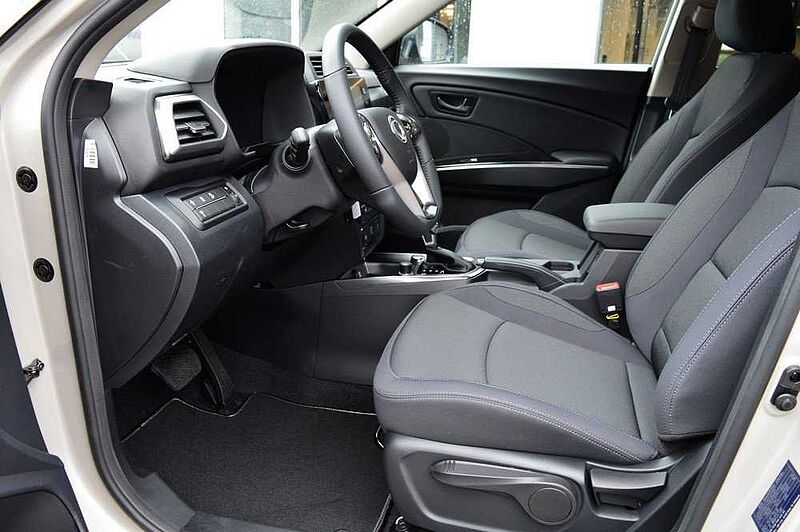 KGM Tivoli 1.5 T-GDI Essential 6/AT *Cam+PDC+DAB+SH+Navi+LDWS*