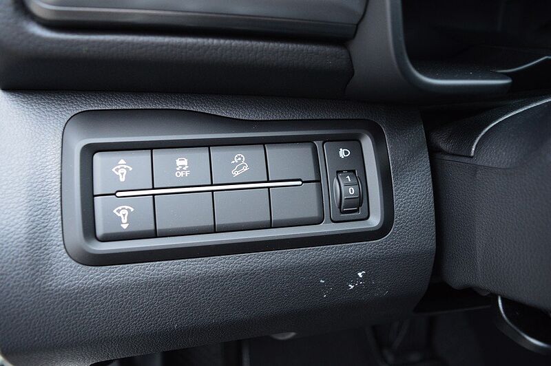 KGM Tivoli 1.5 T-GDI Essential 6/AT *Cam+PDC+DAB+SH+Navi+LDWS*