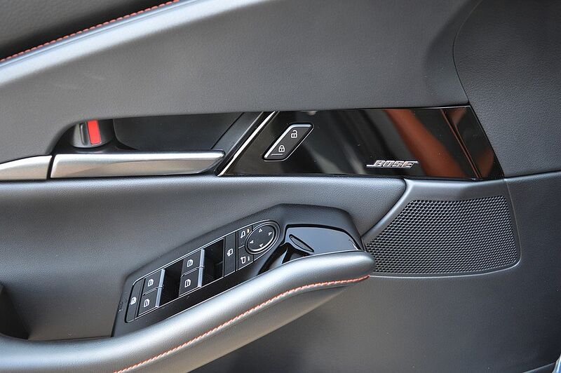 Mazda CX-30 2.0 e-SKYACTIV-X M-Hybrid AWD Nagisa *Leder+LED*