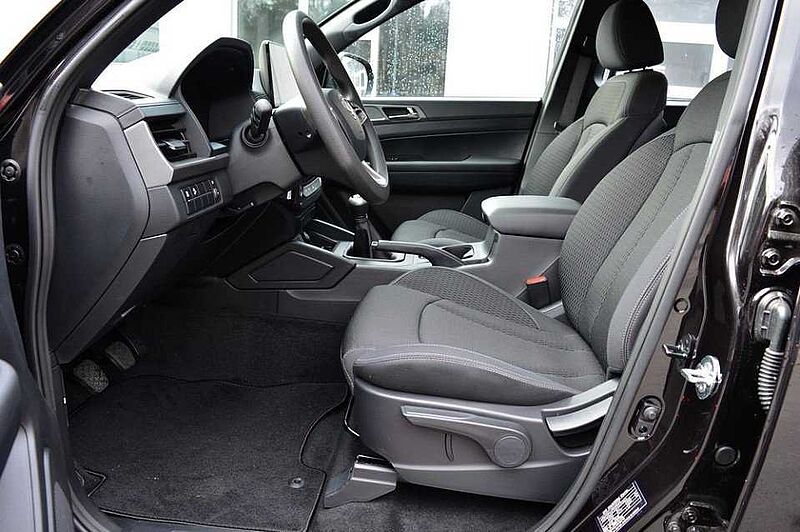 KGM Musso Grand 2.2 e-XDi Core 6/MT AWD *PDC+Cam+DAB+Navi*