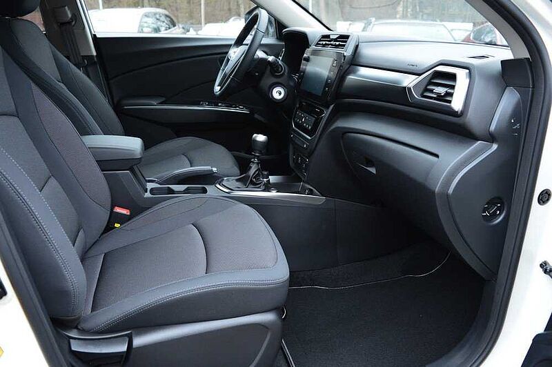 KGM Tivoli 1.5 T-GDI Nomad 6/MT *Cam+PDC+DAB+SH+Navi+LDWS*