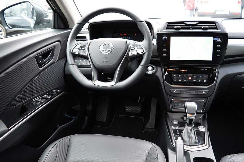 KGM Tivoli 1.5 T-GDI Nomad+ 6/AT AWD *LED+Leder+2xPDC+Cam+SH*