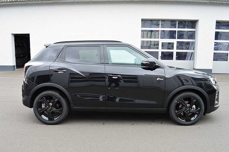 KGM Tivoli 1.5 T-GDI Nomad+ 6/AT AWD *LED+Leder+2xPDC+Cam+SH*