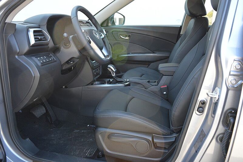 KGM Tivoli 1.5 T-GDI Nomad+ 6/AT *LED+Leder+2xPDC+Cam+SH*