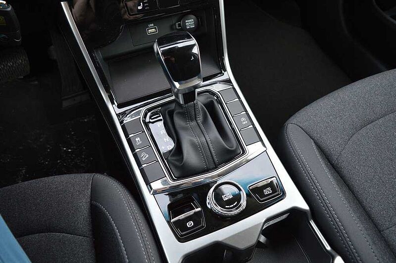 KGM Korando 1.5 T-GDI Nomad 6/AT *Cam+PDC+DAB+SH+Heizung*