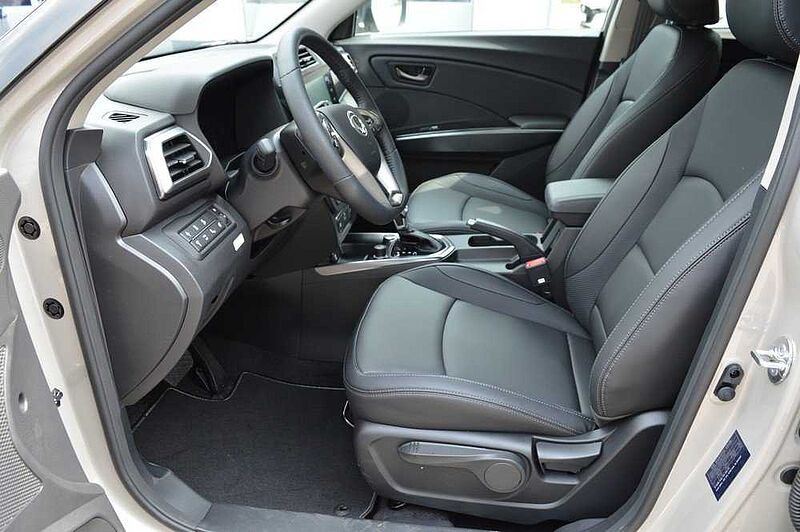 KGM Tivoli 1.5 T-GDI Nomad+ 6/AT *LED+Leder+2xPDC+Cam+SH*