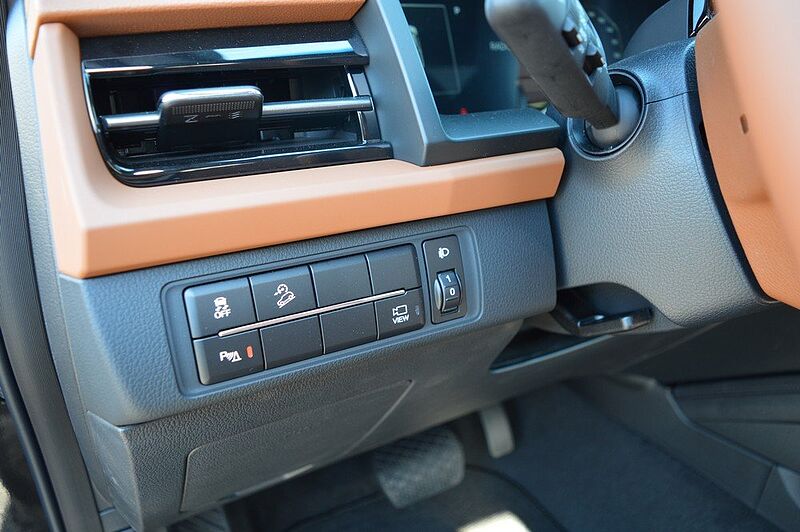 KGM Musso Grand 2.2 e-XDi Lux 6/AT 4WD *Voll+SD+20*